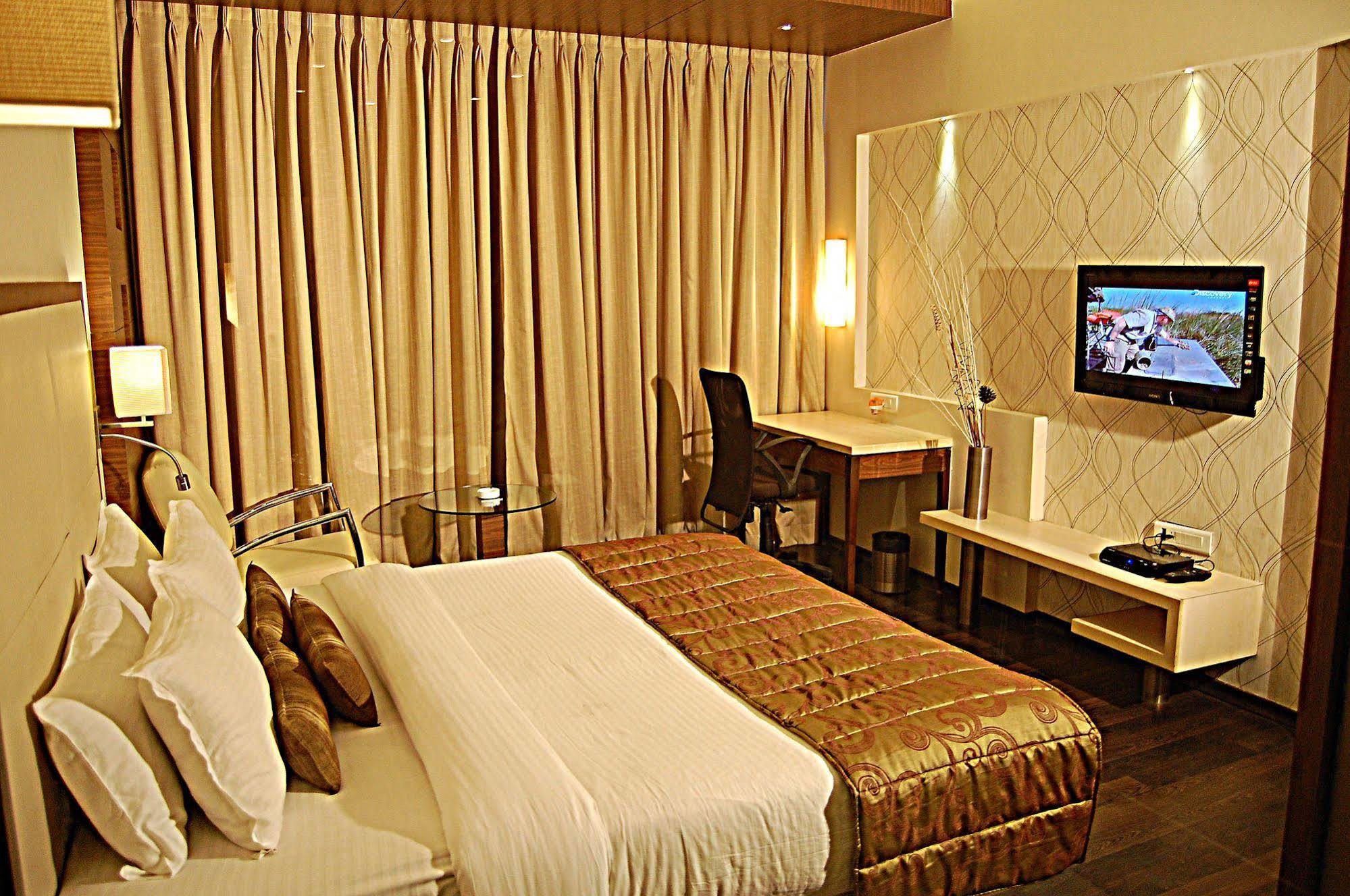 Sentosa Resorts Chinchvad Kültér fotó